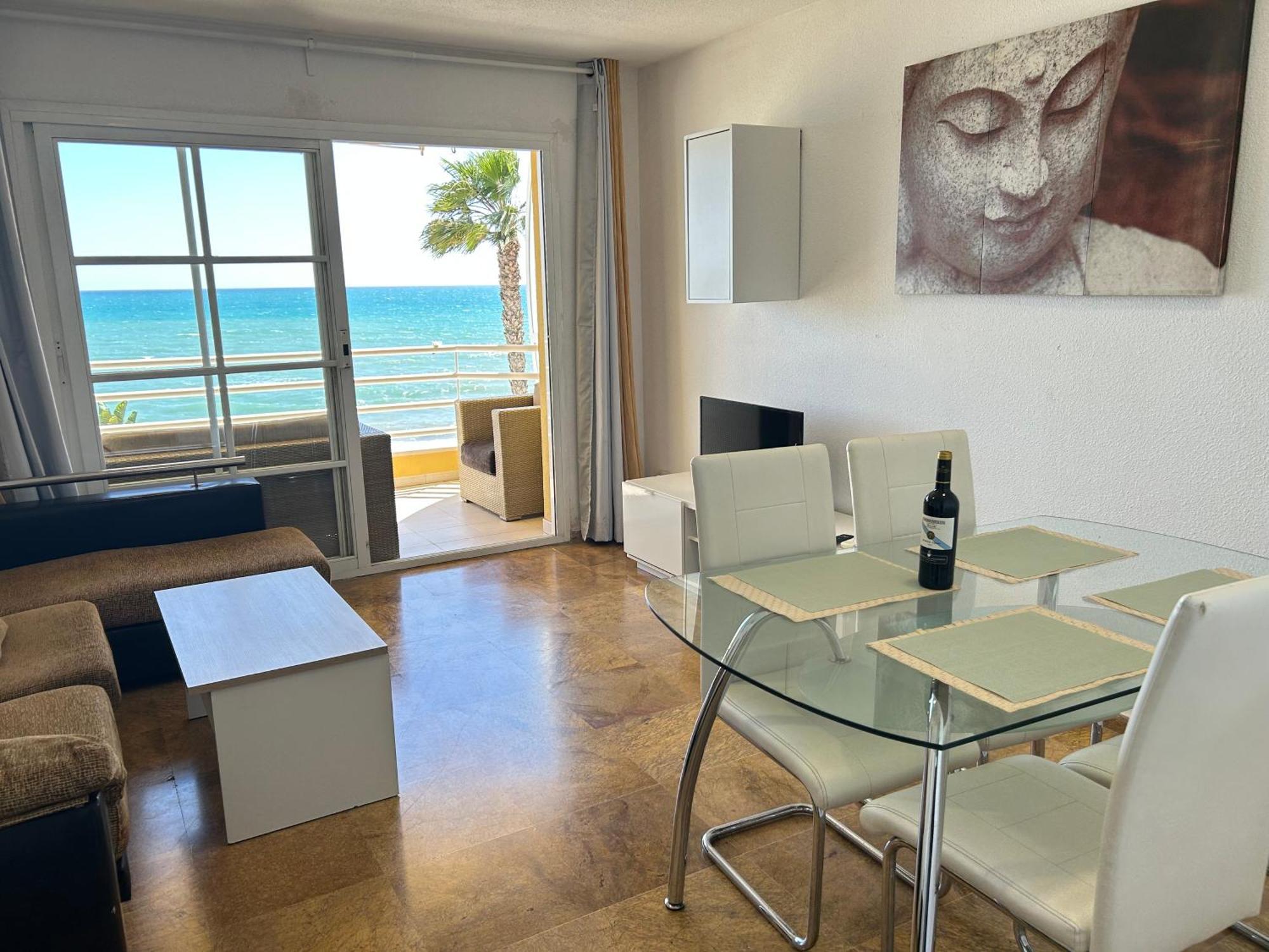 Apartamento Frente Al Mar,Primera Linea De Playa Rincon de la Victoria Luaran gambar