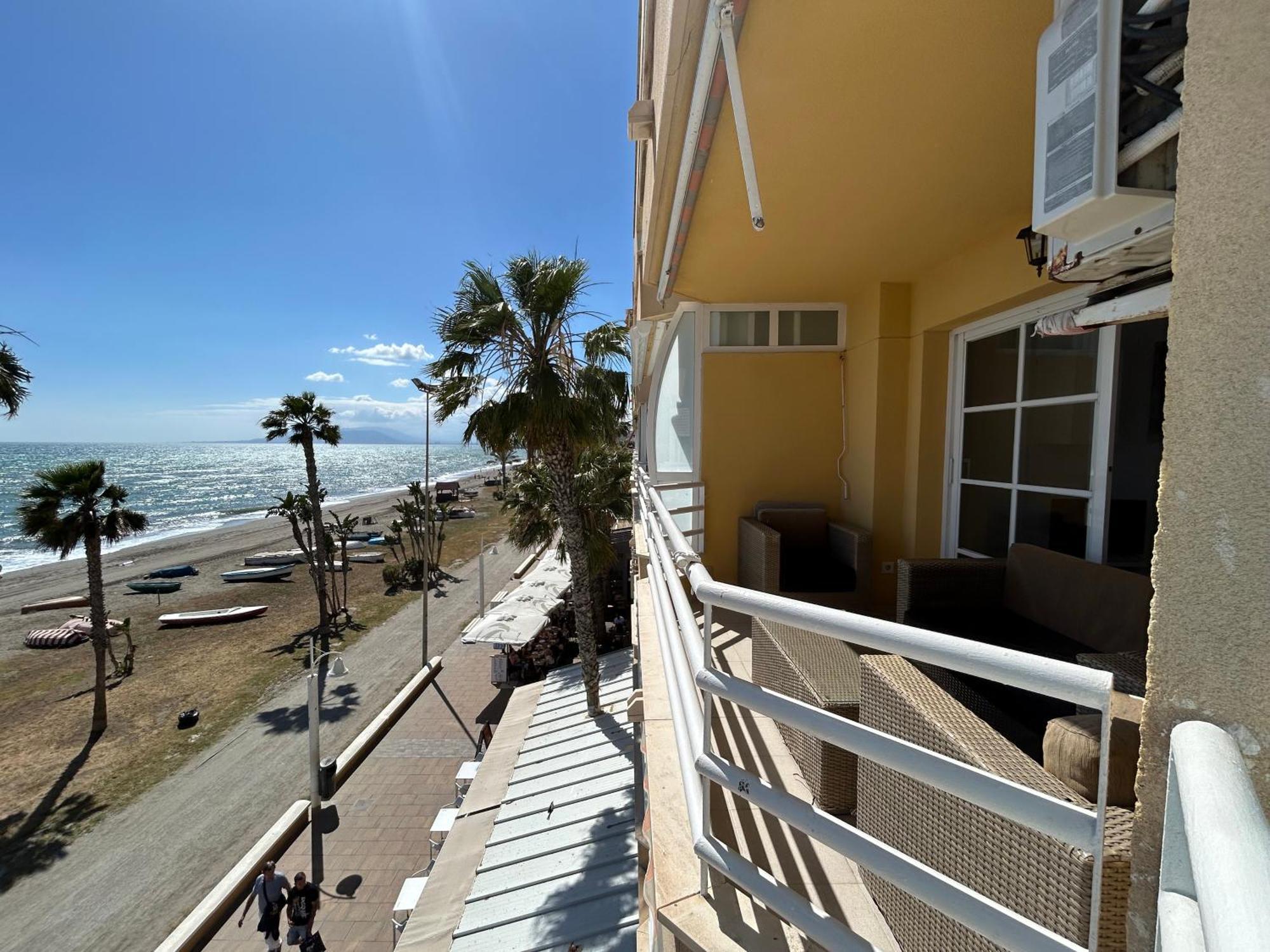 Apartamento Frente Al Mar,Primera Linea De Playa Rincon de la Victoria Luaran gambar