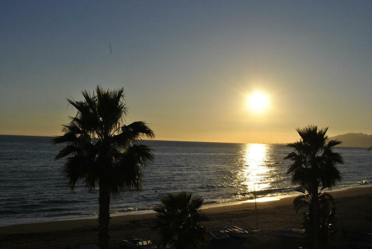 Apartamento Frente Al Mar,Primera Linea De Playa Rincon de la Victoria Luaran gambar