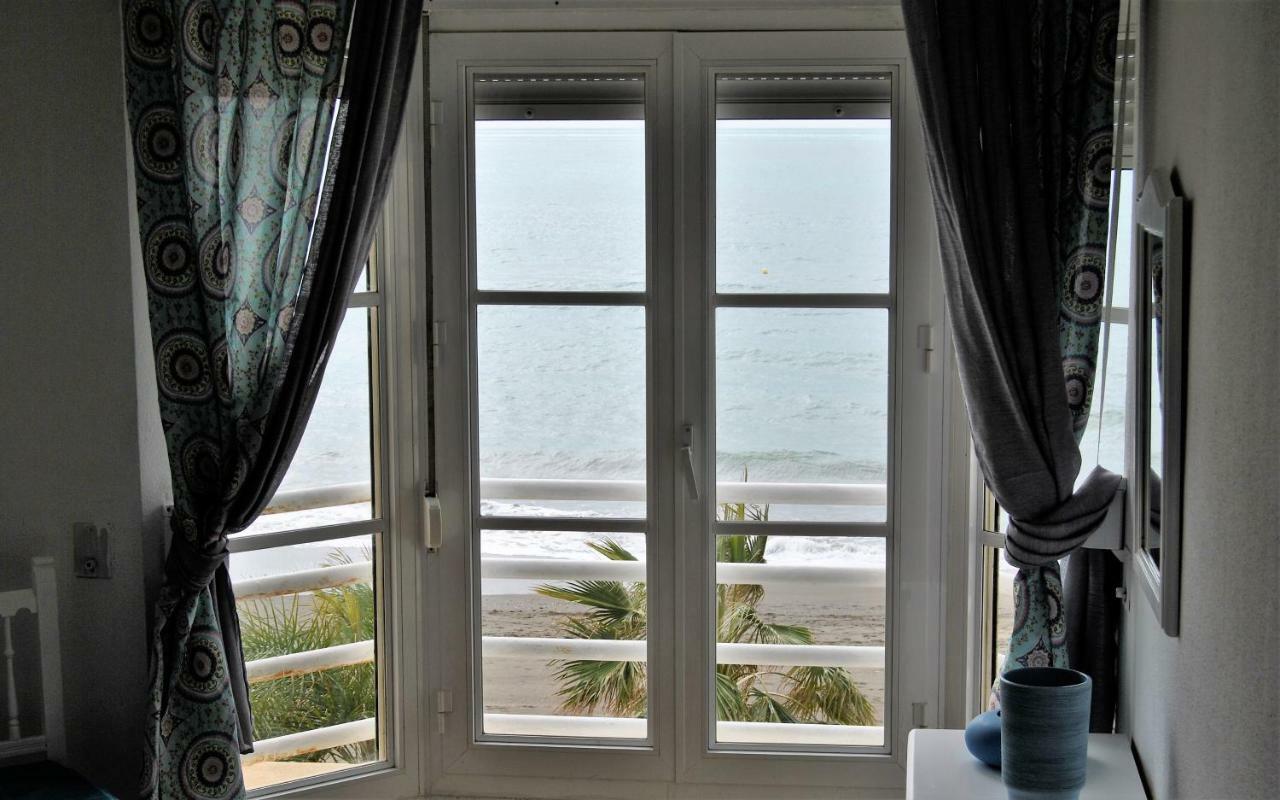 Apartamento Frente Al Mar,Primera Linea De Playa Rincon de la Victoria Luaran gambar